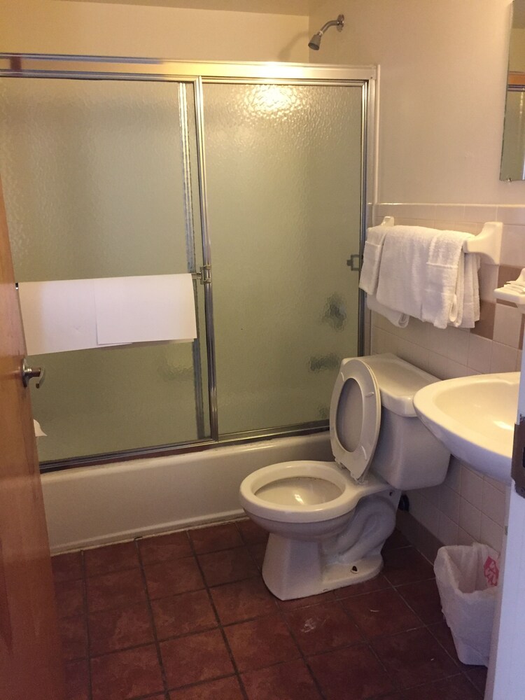 Hudson Plaza Motel Bayonne Jersey City - photo 10