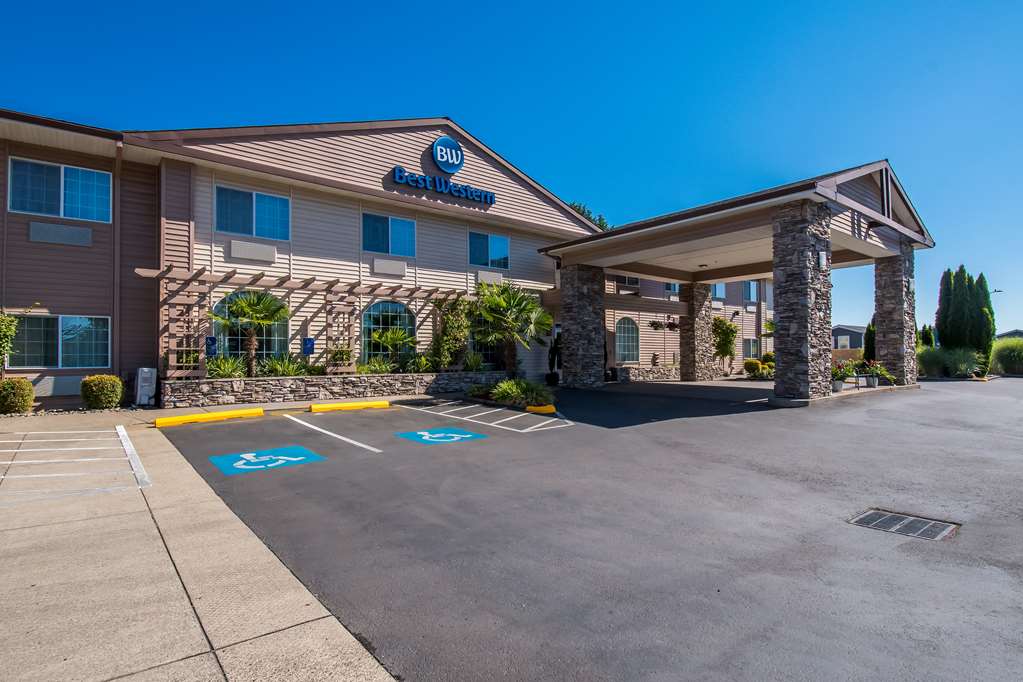 Best Western University Inn & Suites - photo 38