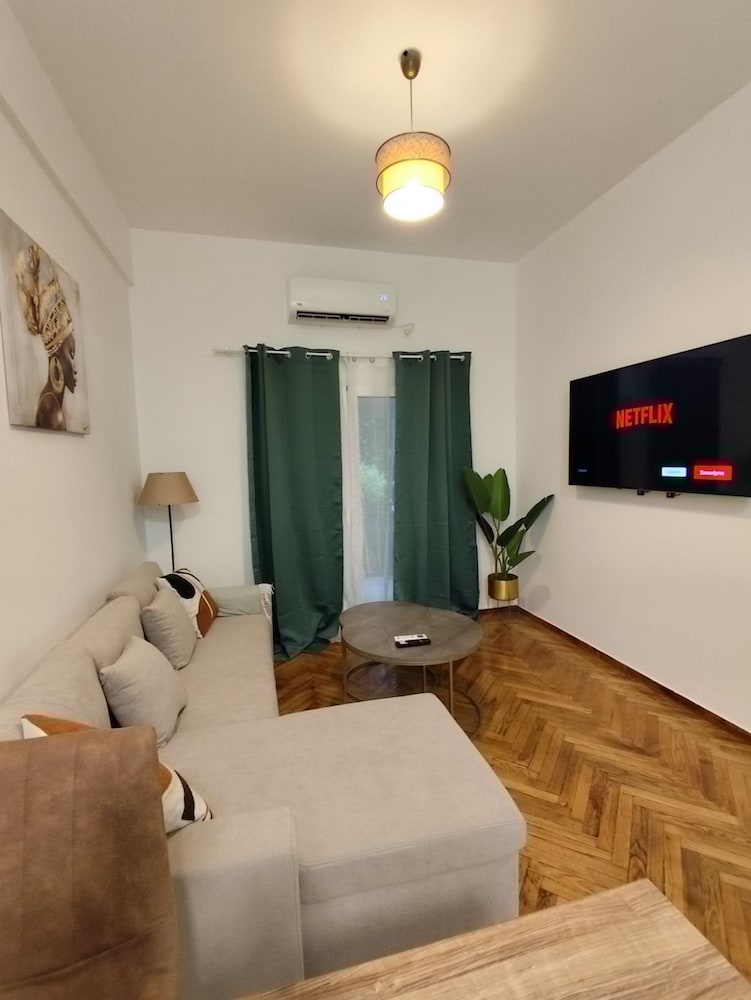 Athenian Stay Chara s Apartment — 4-Star Luxury Hotel in Khalandrion, Greece
