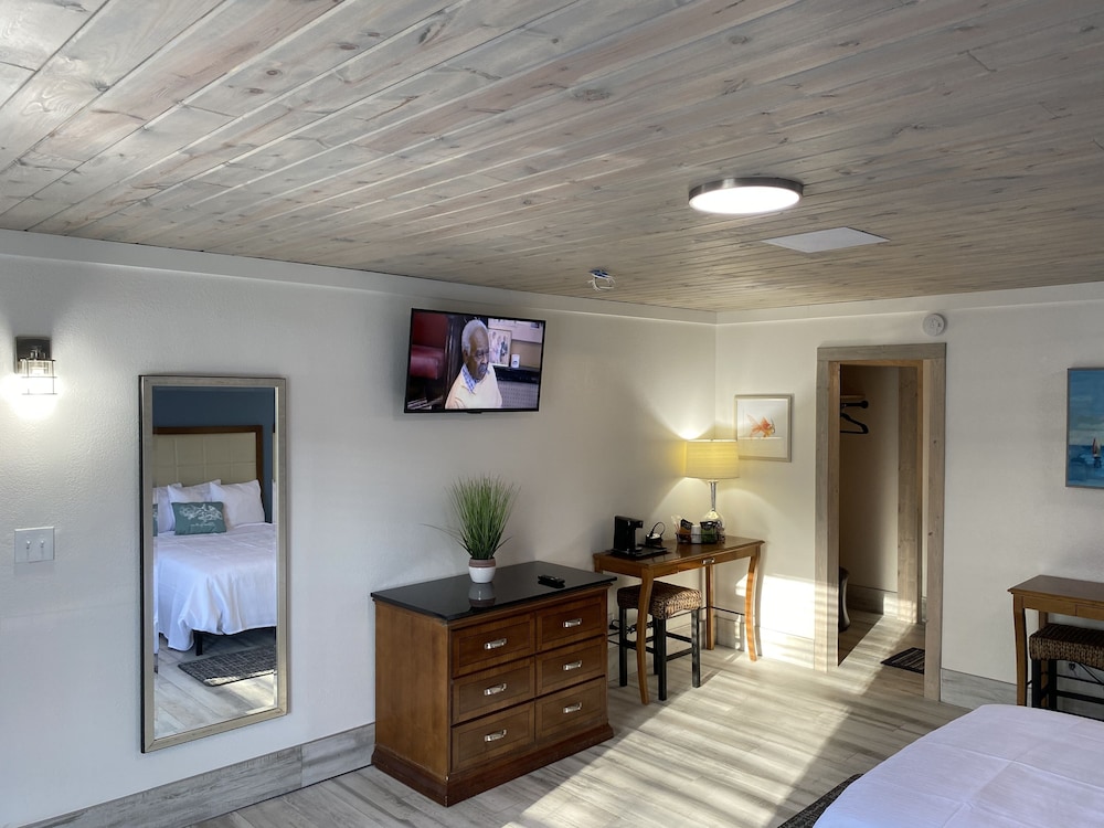 Gulf Coast Inn - photo 26