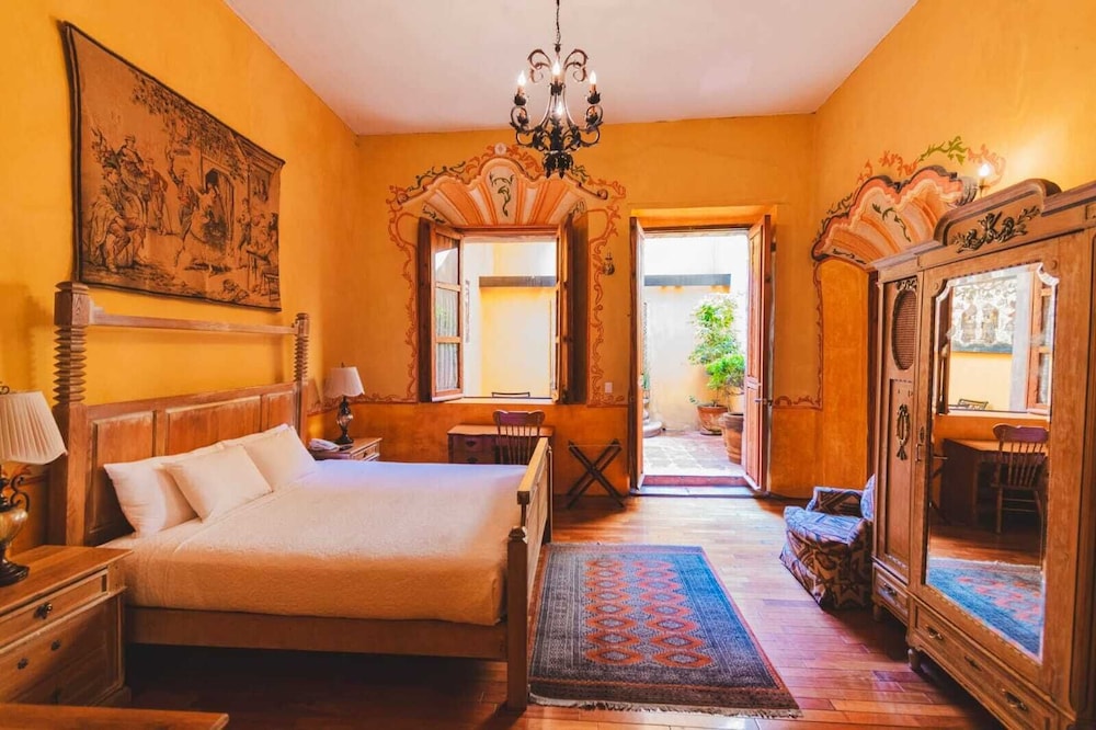 La Casa de la Marquesa — 5-Star Luxury Hotel in Santiago De Queretaro, Mexico