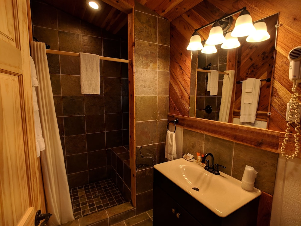 Emerald Forest Cabins - photo 140