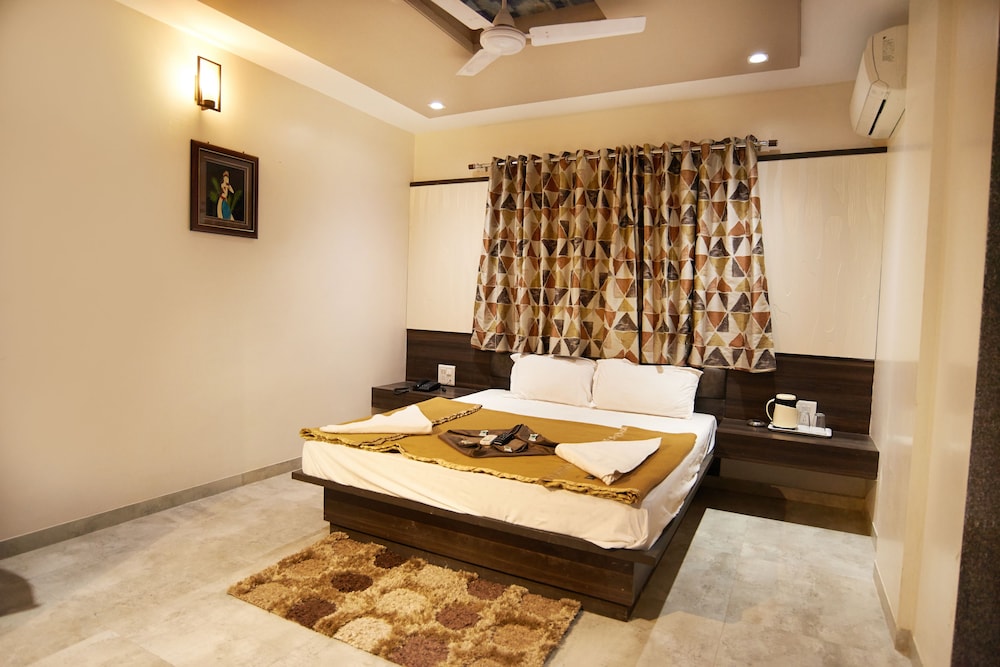 Hotel Sai Suraj Park - carbon neutral hotel in Ahmadnagar