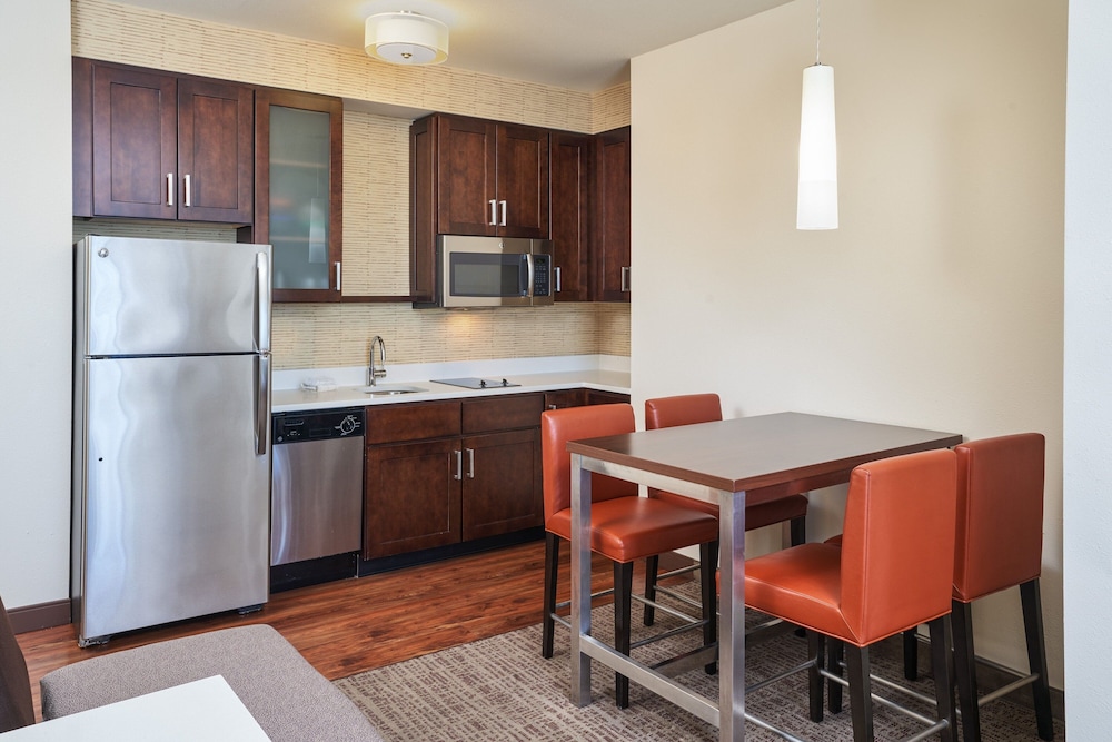 Residence Inn by Marriott Philadelphia Airport - photo 17