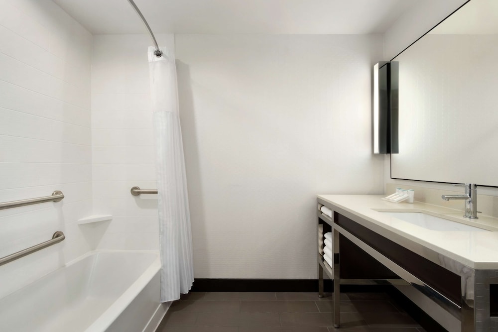 Hilton Garden Inn Medford OR - photo 21