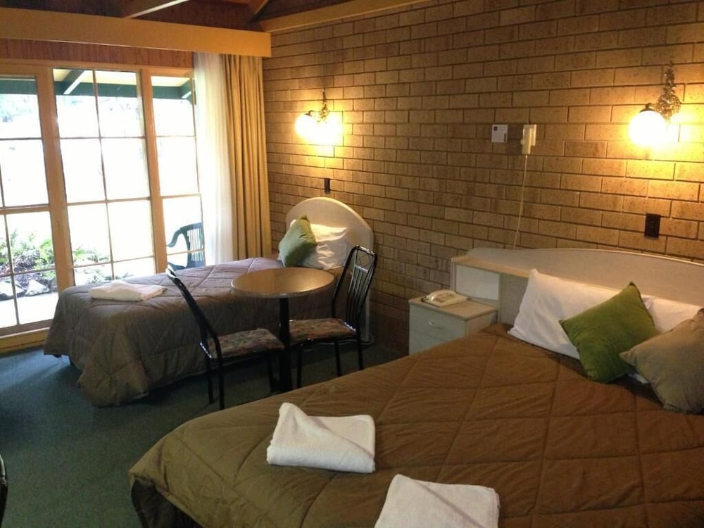 High Country Motor Inn