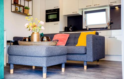 Gorgeous Home In Breukelen With Wifi