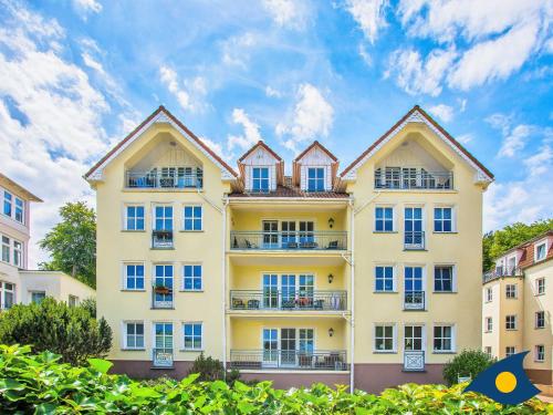 Rolandseck II Whg 02 — 4-Star Luxury Hotel in Seebad Bansin, Germany