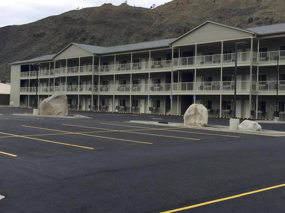 Yellowstone Big Rock Inn - photo 29