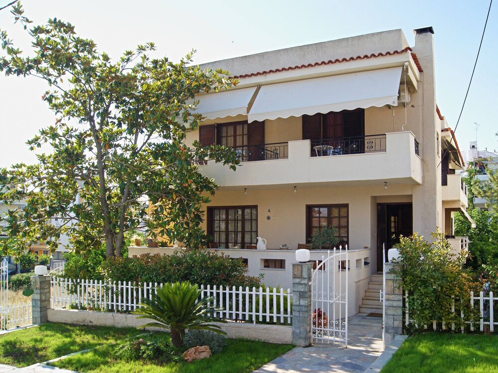 Iliotropio Studios in Aidipsos, Greece