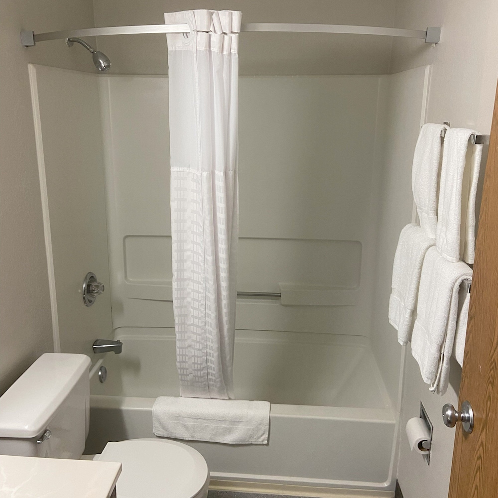 Super 8 by Wyndham Queensbury Glens Falls Lake George Area - photo 13