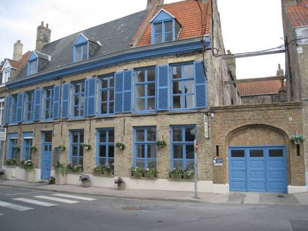 Bienvenue Chez Nous — 4-Star Luxury Hotel in Bergues, France