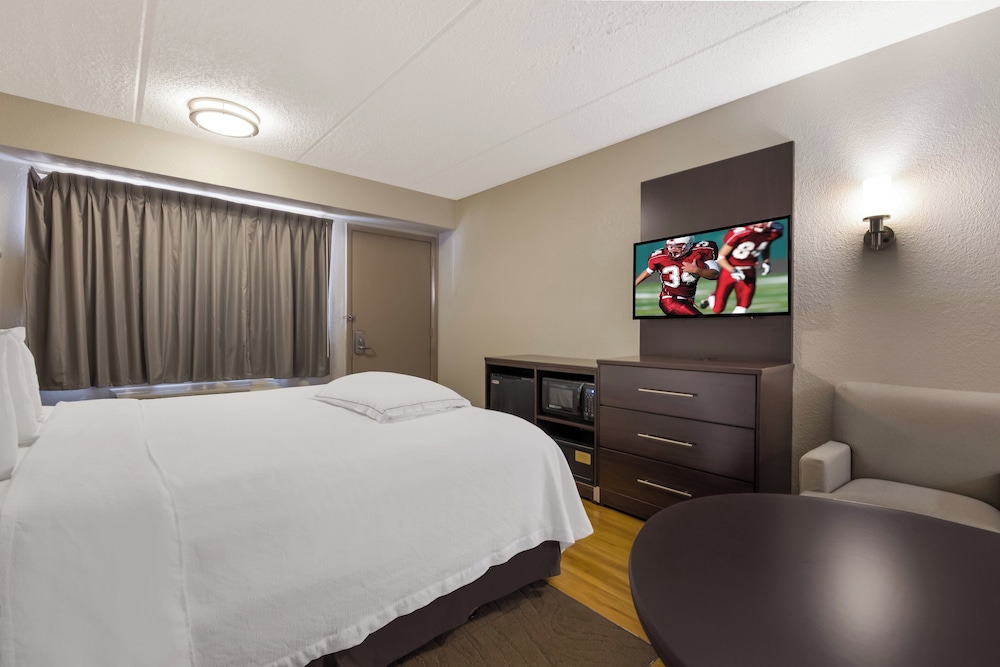 Red Roof Inn PLUS Nashville Airport - photo 22