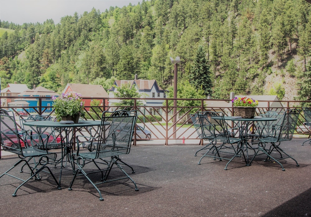 Deadwood Miners Hotel - photo 32
