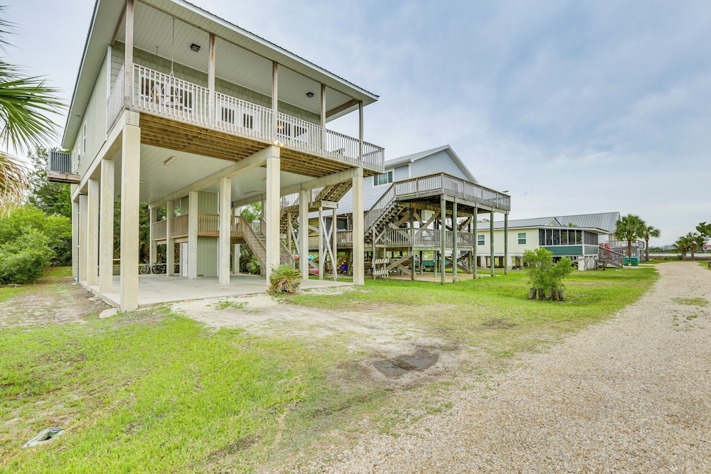 Family Friendly Waterfront Oasis 7 Miles To Beach — hotel in Crawfordville