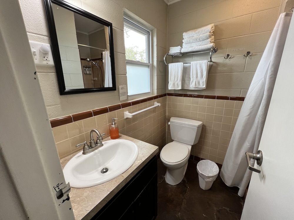 Painted Sky Inn - photo 30