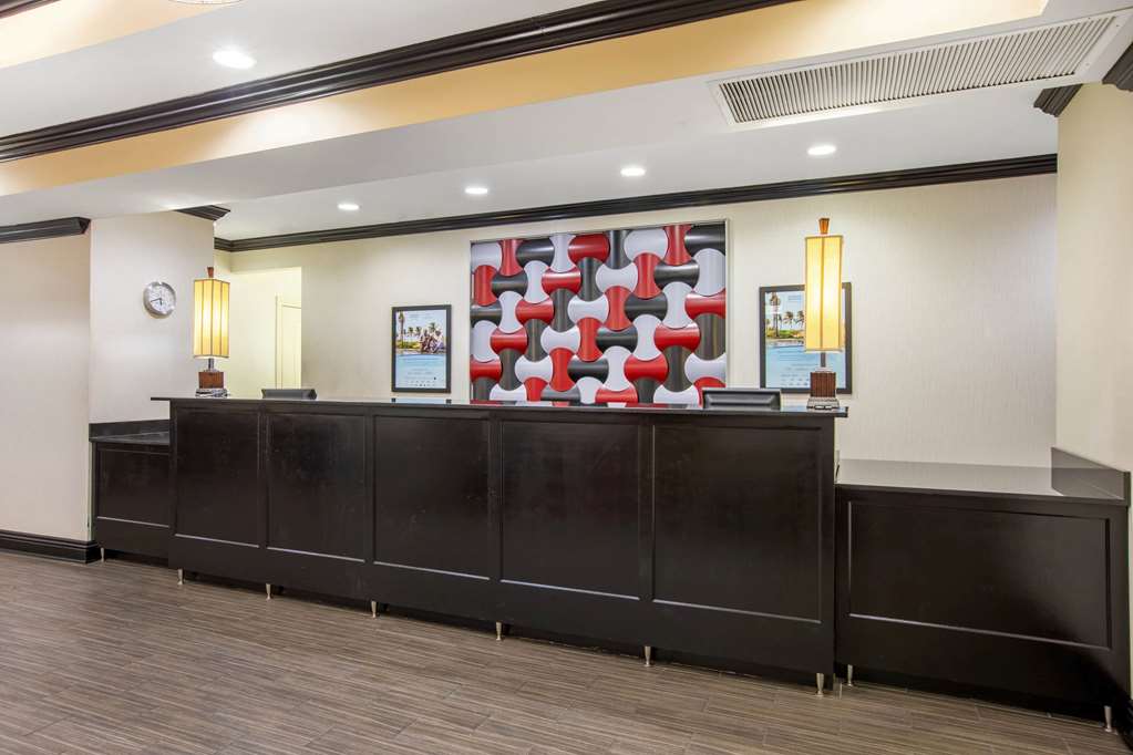 La Quinta Inn & Suites by Wyndham Conway - photo 6