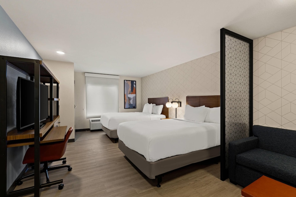 Everhome Suites Temecula - photo 14