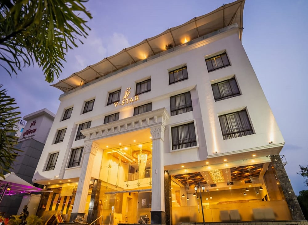 Hotel V Star in Ahmadnagar, India