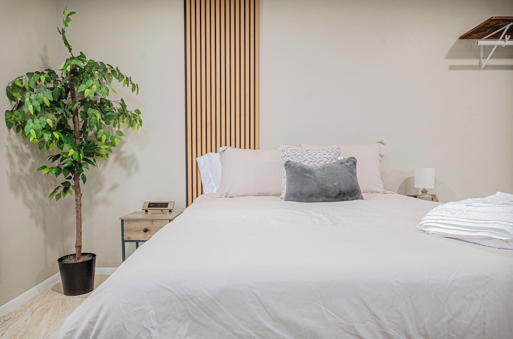 The Travelers Studio Columbus — hotel near Columbus Airport
