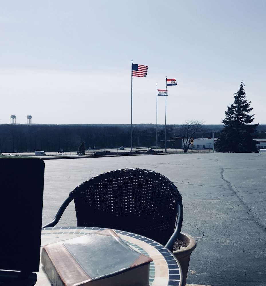 Pinemark Inn & Suites - photo 51