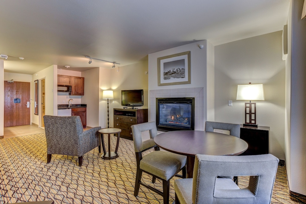 Holiday Inn Express & Suites Montrose Black Canyon Area by IHG - photo 16