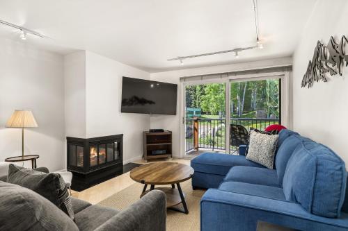 Southpoint 2D Prime Access to Aspen Mountain 2 BED 2 BATH with Stunning Mountain Views — Aspen — photo 2