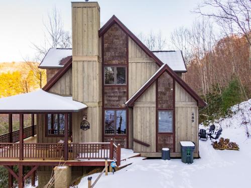 Headwaters Hideaway - carbon neutral hotel in Unknown City
