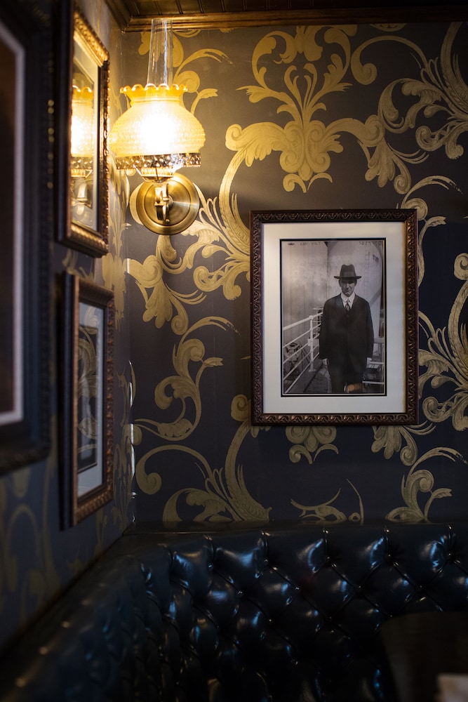 Refinery Hotel - photo 36