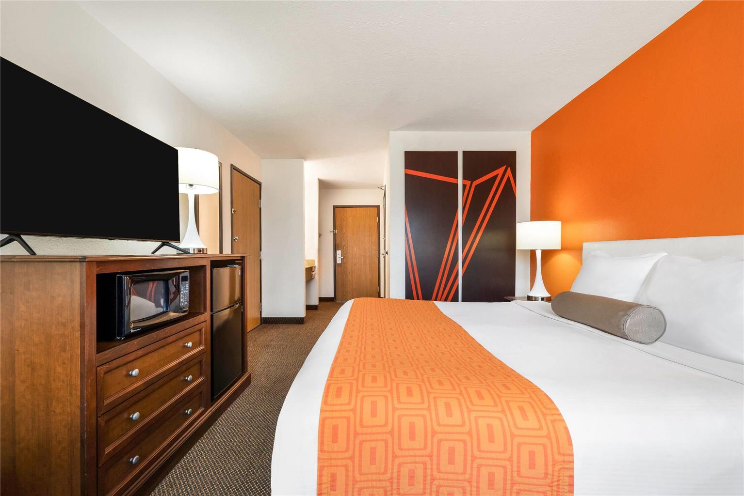 Howard Johnson Hotel & Suites by Wyndham Oacoma - photo 10