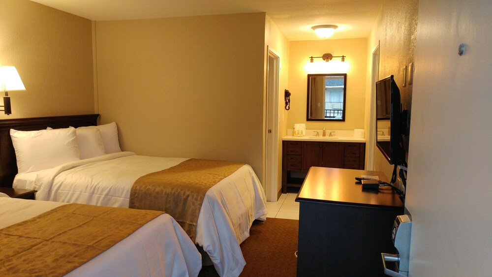 Capital O Hotel Richmond Hill Savannah area I 95 - photo 13