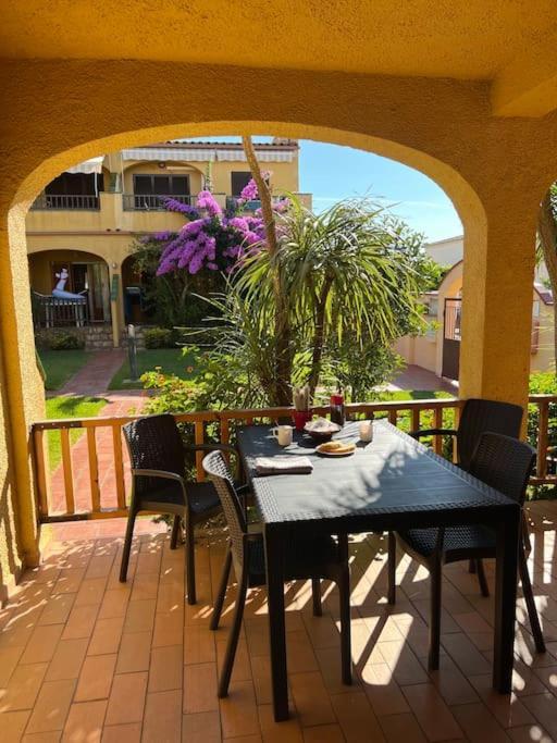 Ca la Cristi 2 Terrazas Piscina Wifi Y Barbacoa in L'escala, Spain