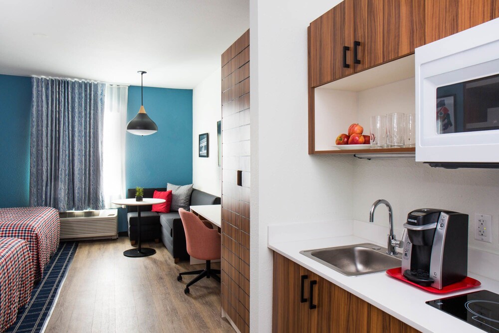 Uptown Suites Extended Stay Austin TX Round Rock - photo 16