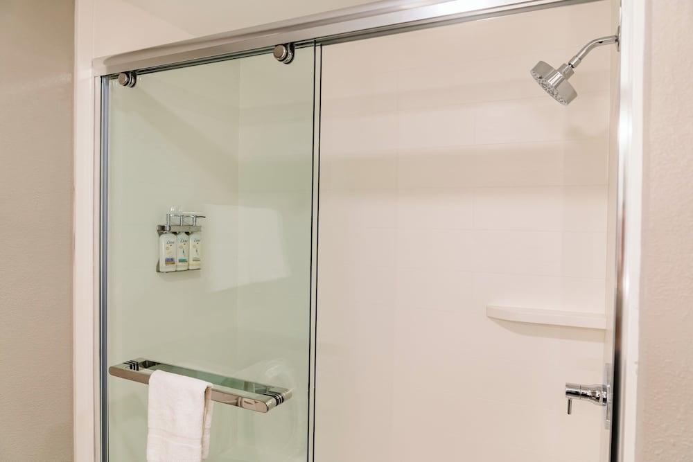 Holiday Inn Express Hotel & Suites Raleigh SW NC State by IHG - photo 53