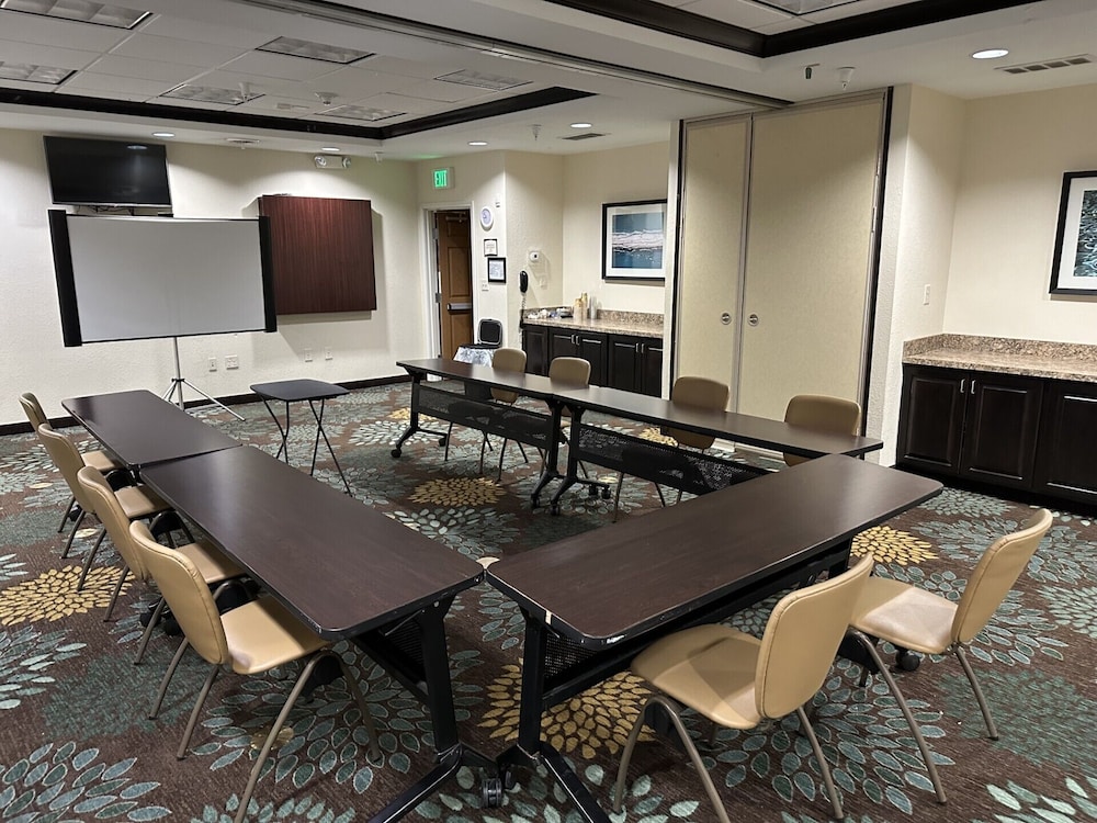 Staybridge Suites Minot by IHG - photo 58
