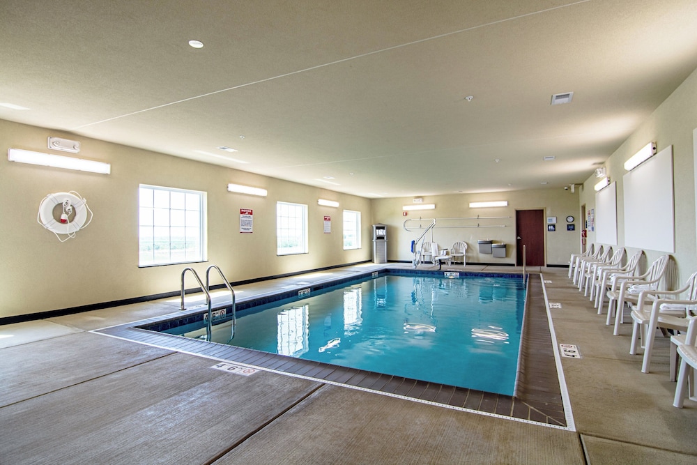Cobblestone Hotel & Suites Paxton - photo 25