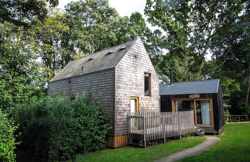 Lodge 7 — 4-Star Luxury Hotel in Wareham, United Kingdom