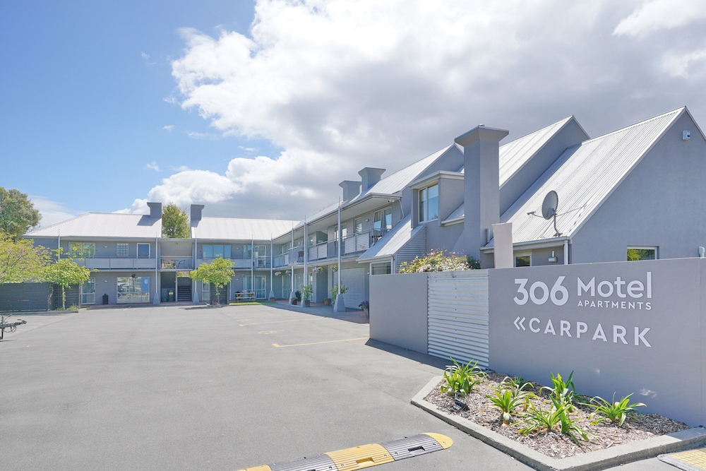 306 Motel Apartments — 4-Star Luxury Hotel in Christchurch, New Zealand