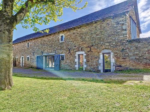 Bergerie Rénovée SPA SAUNA Proche des Lacs Sentiers Pédestres in Cassagnes-Begonhes, France