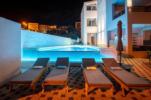 Apartments Niko — 4-Star Luxury Hotel in Makarska, Croatia
