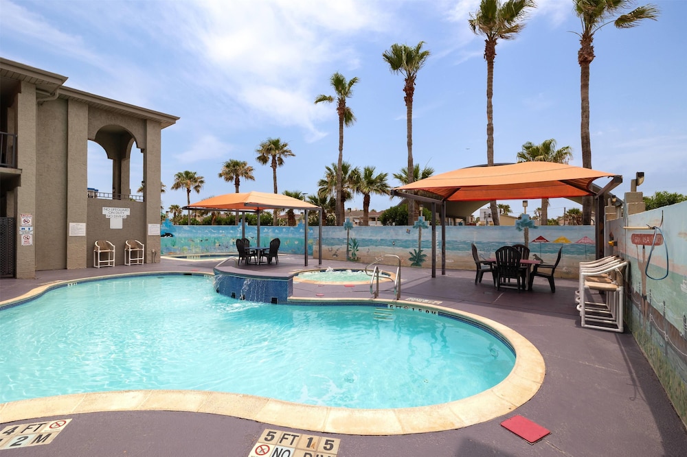 Ramada by Wyndham & Suites South Padre Island - photo 36