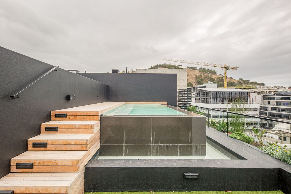 Signature Penthouse — 4-Star Luxury Hotel in Cape Town, South Africa