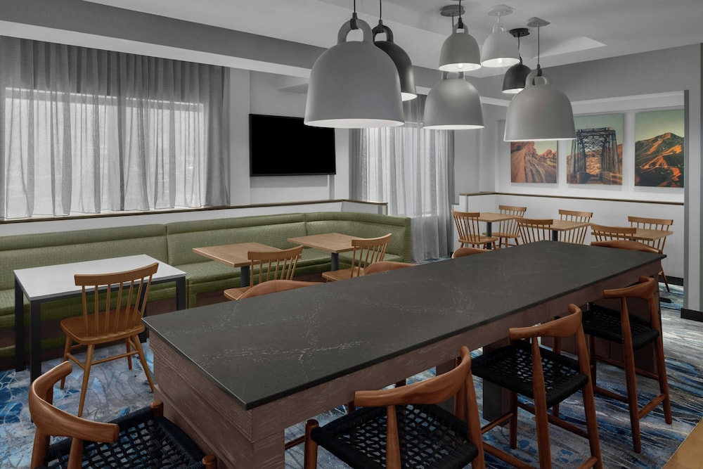Fairfield Inn Santa Clarita Valencia - photo 3