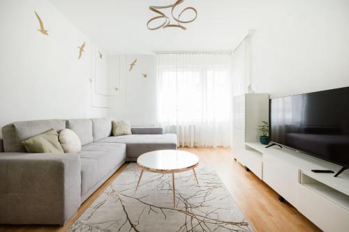 Modern two bedroom apartment with free parking — 4-Star Luxury Hotel in Budapest, Hungary