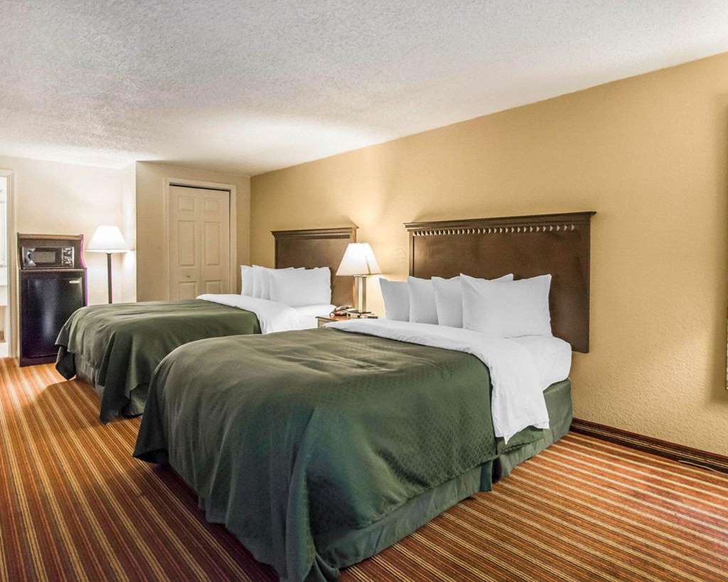 Quality Inn & Suites at Tropicana Field - photo 13