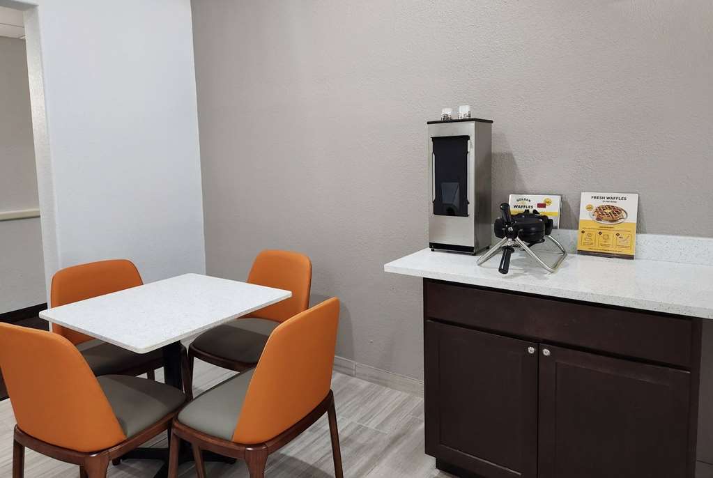 Baymont by Wyndham San Antonio Airport - photo 19