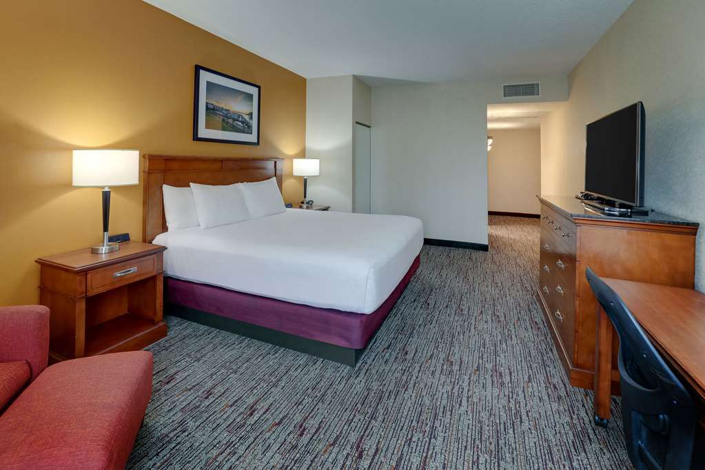 Drury Inn & Suites Charlotte Northlake - photo 19