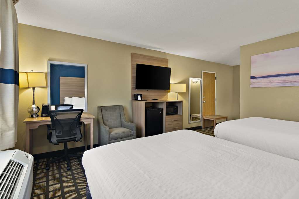 Clarion Pointe Bloomington Normal I 55 University - photo 9