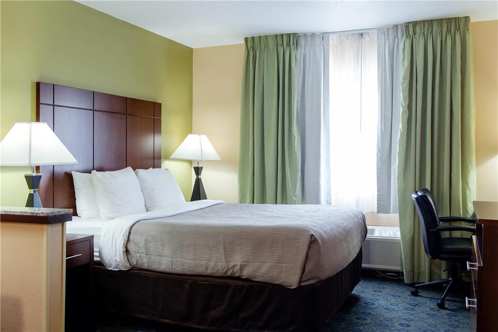 Quality Inn & Suites Bloomington I 55 and I 74 - photo 36