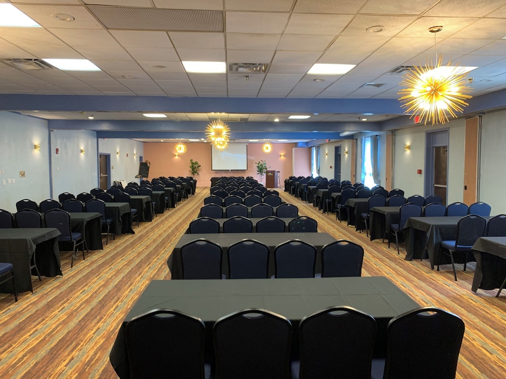 Albany Airport Inn - photo 25